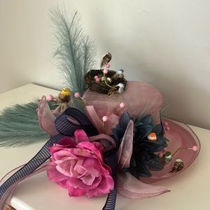 Award winning Derby hat! One size.
